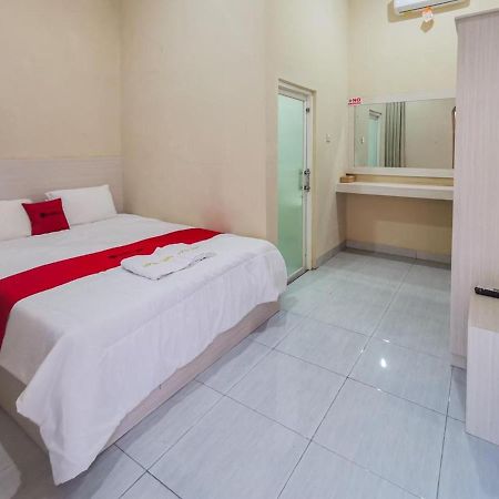 Hotel Reddoorz Near Pantai Pancer Door Pacitan Zewnętrze zdjęcie