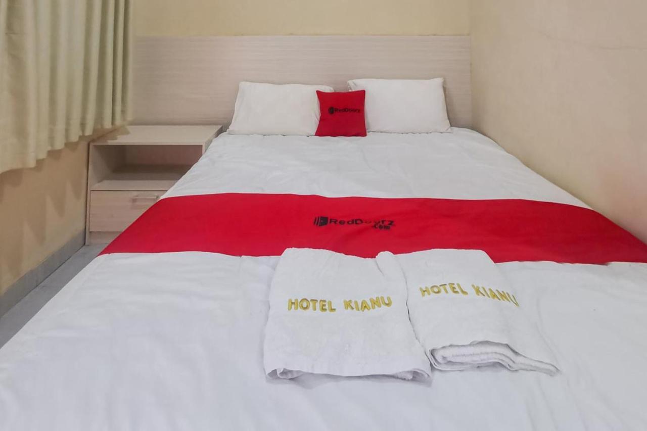 Hotel Reddoorz Near Pantai Pancer Door Pacitan Zewnętrze zdjęcie